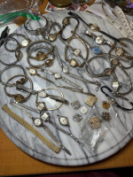 Vintage Women's Wrist Watches Jewelry Lot