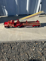 Vintage Nylint toy metal fire truck w ladder