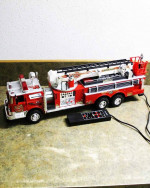 New Bright Fire Truck Rescue Ladder Boom Metro NO.55 Wired Remote 1988