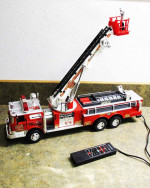 New Bright Fire Truck Rescue Ladder Boom Metro NO.55 Wired Remote 1988