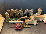 Nice grouping of lead soldiers