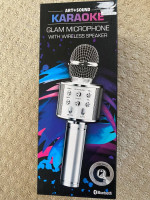 Karaoke Microphone with wireless speakers