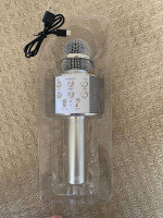 Karaoke Microphone with wireless speakers