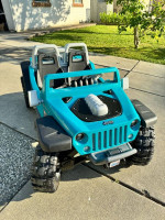 Power Wheels Jeep Hurricane included two batteries (one is brand new $80) Kid ri
