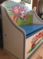 π SHIRT TALES Wood Toy Box & Bench