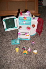 Shopkins and shopkins house furniture