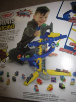 Thomas & Friends Sealed Box Minis DC Super Friends Batcave