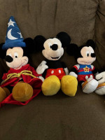 LOT OF 7 DISNEY PLUSHES MICKEY MOUSE MINNIE PLUTO DONALD DUCK
