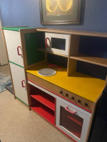 Lakeshore Pretend & Play Combo Kitchen