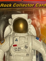 1998 SPACE VOYAGERS  Astronaut Action Figure W/ Mystery Space Rock
