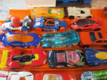 Hot Wheels two lane track, ten extra track and 25 cars