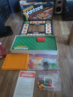 1991 Showdown Yahtzee Game Milton Bradley 100% Complete Ex condition