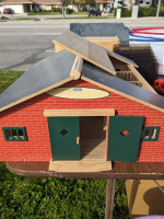 Breyer horse barn stable toy
