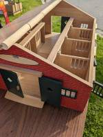 Breyer horse barn stable toy