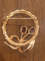 Mid Century Yellow Gold Bamboo Hoop and Garnet Flower Brooch