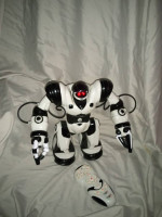 WowWee Robosapien Humanoid Toy Robot 14" 2004 Complete WITH Remote