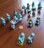 KINDER chocolate egg Toy set: 18 hippo figurines/sea theme
