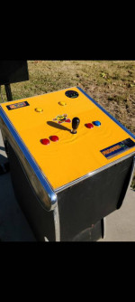 Arcade game with 40" Screen works great Home use only!