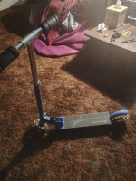 2 kids scooters