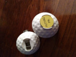 VINTAGE ⛳ GOLF ITEMS: Pinback "PUTTING PAL" *Vintage *White & Yellow
