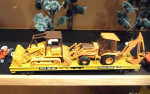 2 MTH PREMIER FLAT CARS/ TRACTORS & CONSTRUCT EQUIPT + OTHER IN PHOTOS