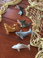 Handmade Fishing Net and 5 Sea Animals
