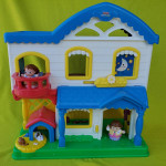 Retired Fisher Price Little People Busy Day Home Toy