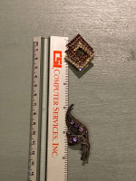 2 vintage brooches lot price
