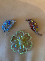 Brooches lot Price