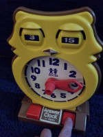 Tomy Owl Answer Clock
