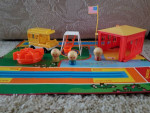 1973 Vintage Mattel Takin' Tracks School Playset