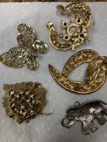 5 brooches/pins lot price