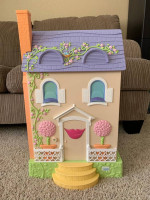 Caring Corners - Mrs. Goodbee Interactive Doll House - Learning Curve