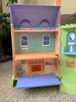 Caring Corners - Mrs. Goodbee Interactive Doll House - Learning Curve