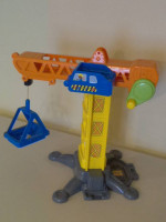 Plastic working crane toy