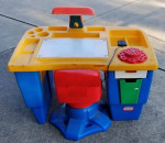 little tykes desk and chair
