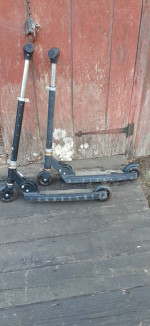 2 Jetson scooters