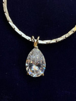 Pear cut baguette, diamond 14 karat gold necklace