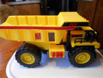 PLASTIC TOY DUMPTRUCK