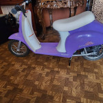 BETTY RAZOR SCOOTER