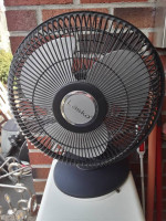 Lasko oscillating fan like new