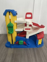 VTG Fisher Price Little People 1995 Action Parking Gararge