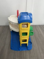 VTG Fisher Price Little People 1995 Action Parking Gararge