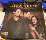 Twilight Saga NEW MOON Scene It Trivia Board Game in collector's tin
