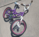 GIRLS 18 INCH NEXT MISTY BIKE NEEDS NEW PEDALS