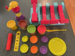 Vintage Hasbro Play-Doh Burger Builder with Twist-a-chip tool