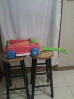 Wagon Pull Toy w/ Oscillating Bed