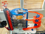 Hotwheels Ultimate Garage- Like new