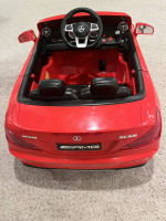 Kids Ride on Toy Car with 2.4G Remote Control, Double Door, Red
