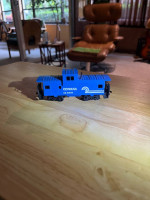 HO Caboose and gold plated rail connectors